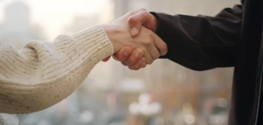 Building Bridges: Navigating Dating & Relationships Amid Political Tension